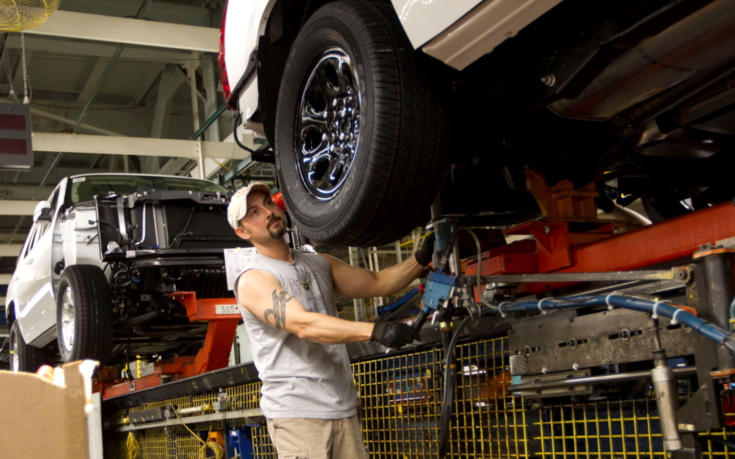 New Silverado Is Nigh Gm Schedules Retooling Of Full Size